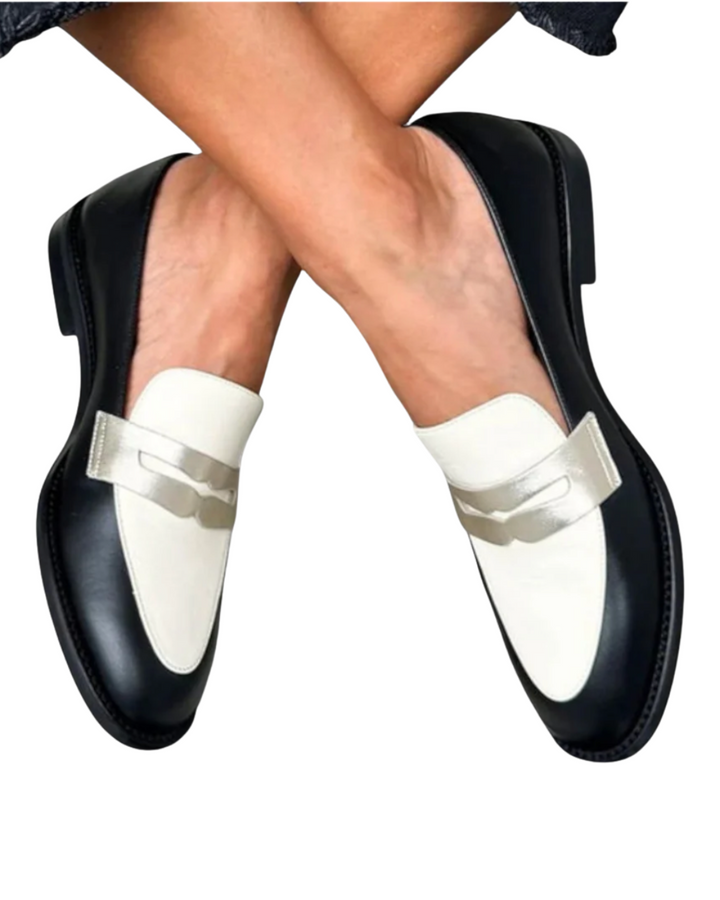 Angele | Schwarze Mokassins mit glänzendem Metallic-Effekt