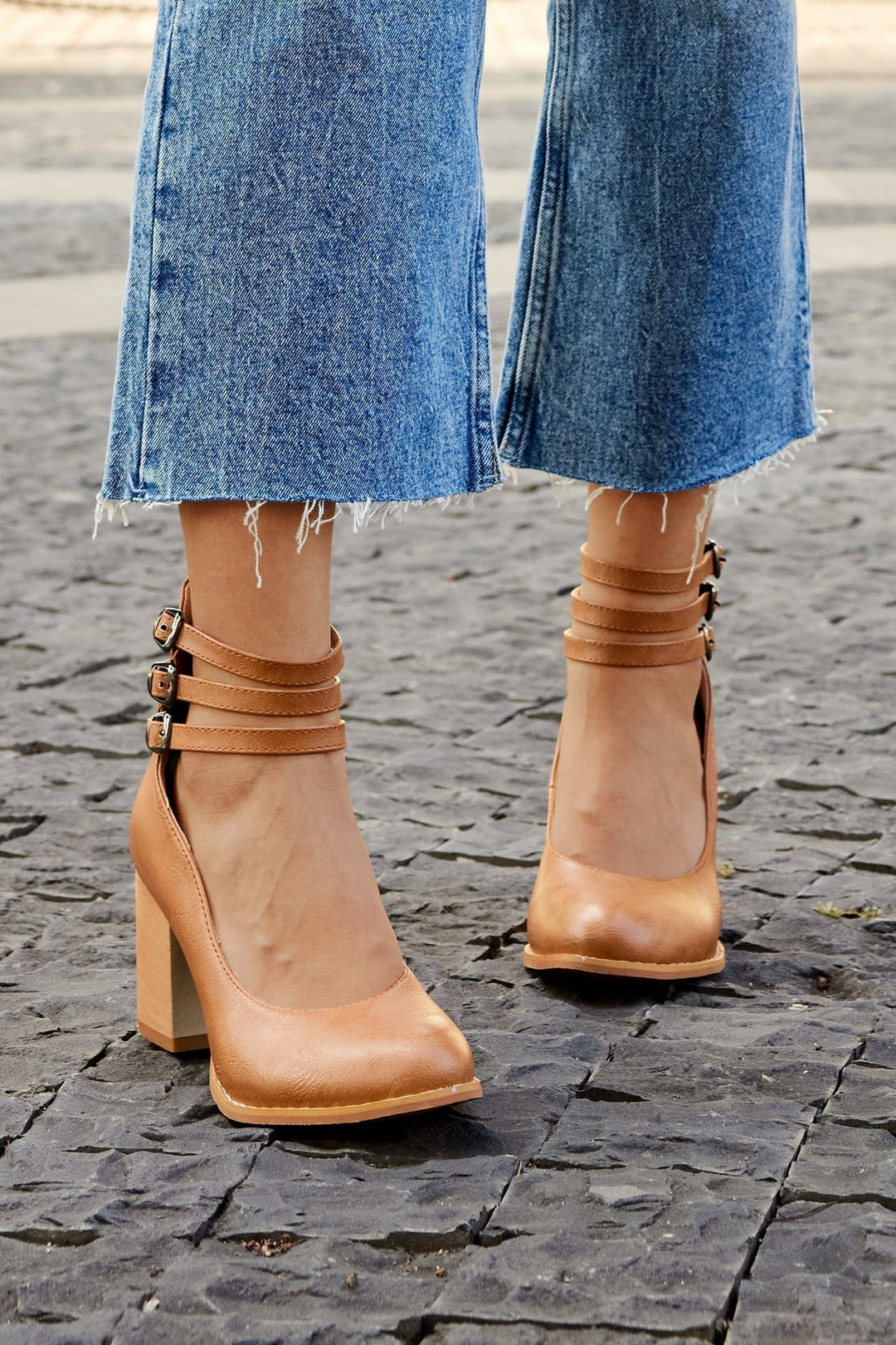 Caa™ | Sandali lisci con cinturino alla caviglia e tacco spesso