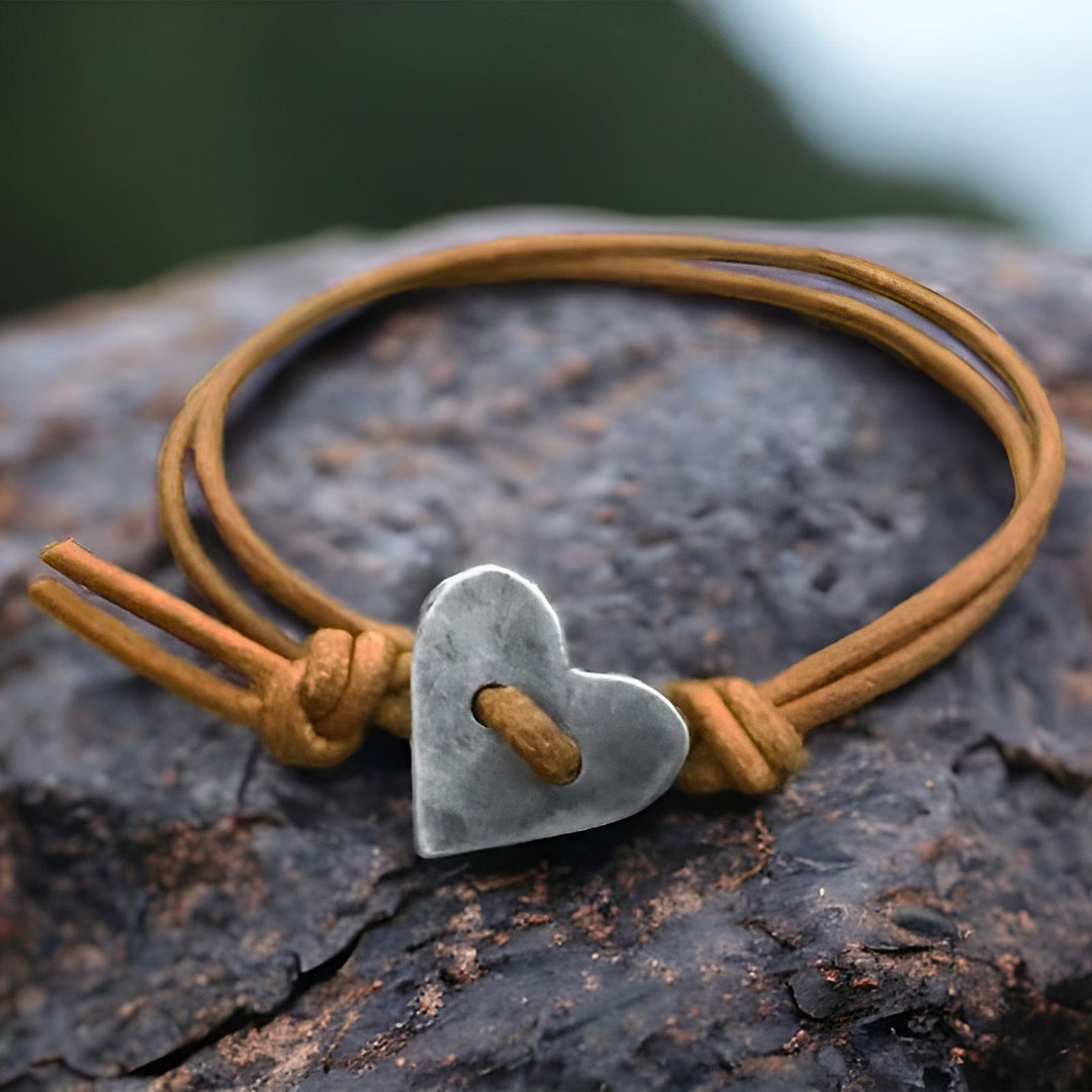 Amoura™ – Een symbool van liefde, verbondenheid en innerlijke kracht.