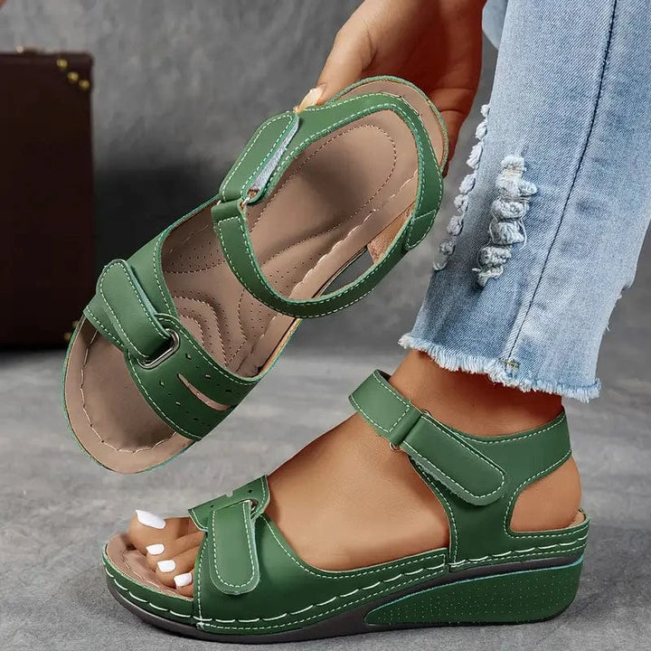 Veera™ ortopædiske sandaler med kilehæl