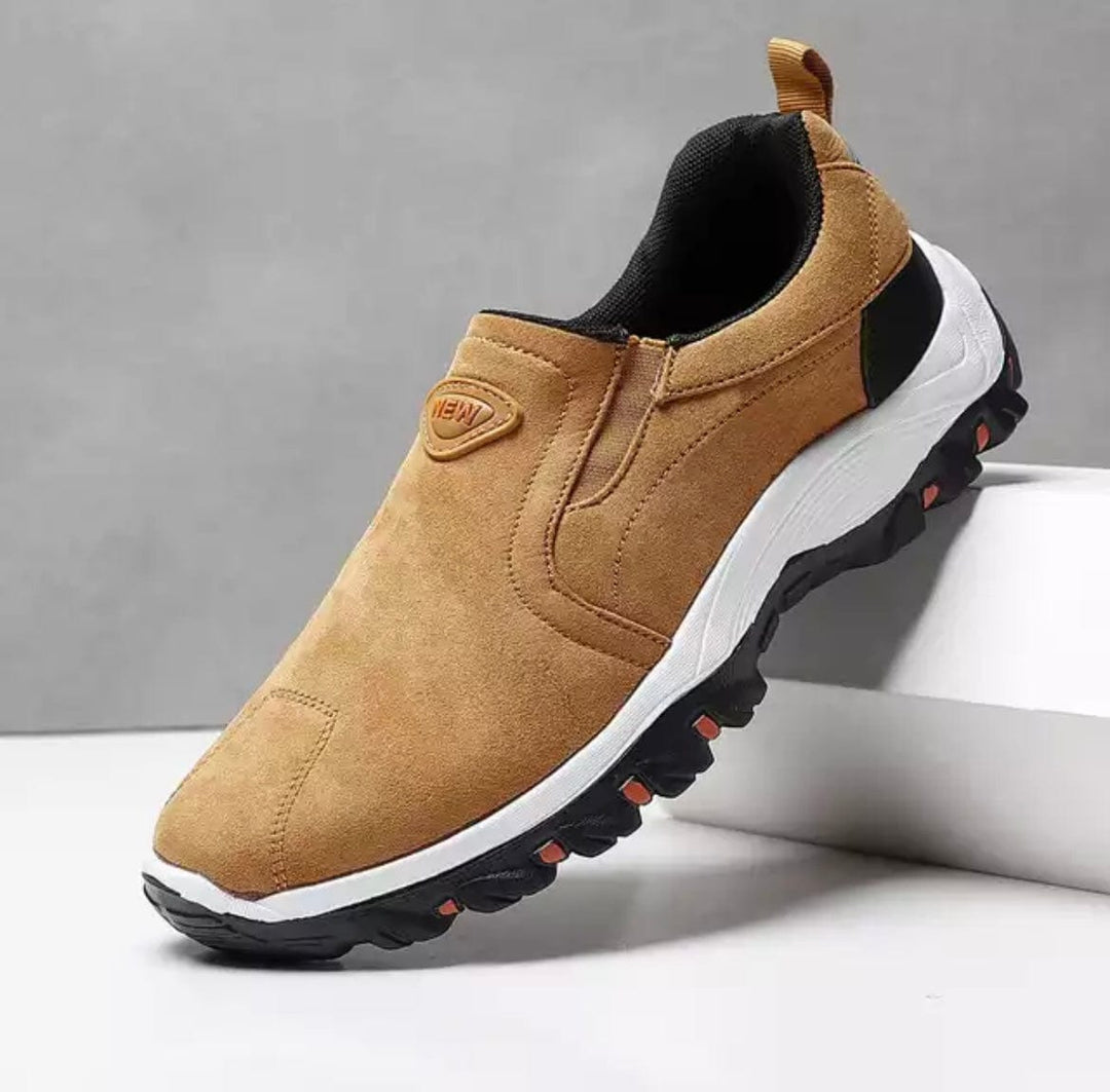 Sapatos Adaptáveis Todo-o-Terreno - Ultra Confy ( Couro Acamurçado Vegan )
